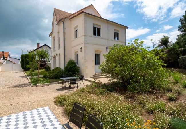 Villa in Saint-Trojan-les-Bains - F Propriété spacieuse à Saint Trojan Vue mer Villa in Saint-Trojan-les-Bains - F Propriété spacieuse à Saint Trojan Vue mer