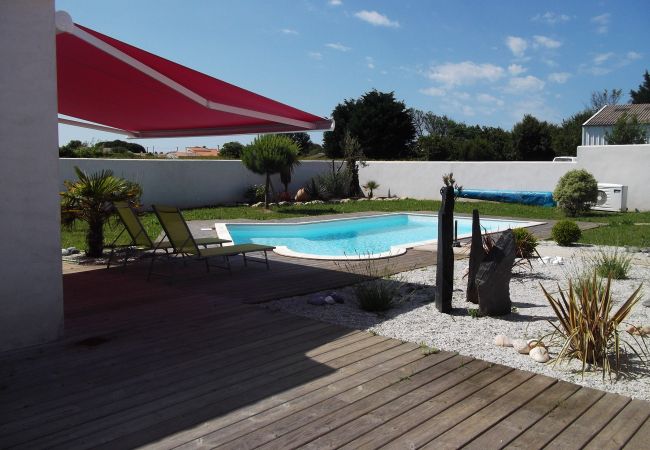 Villa in Saint-Pierre-d´Oléron - Villa Oyala avec piscine, spacieuse et de qualité