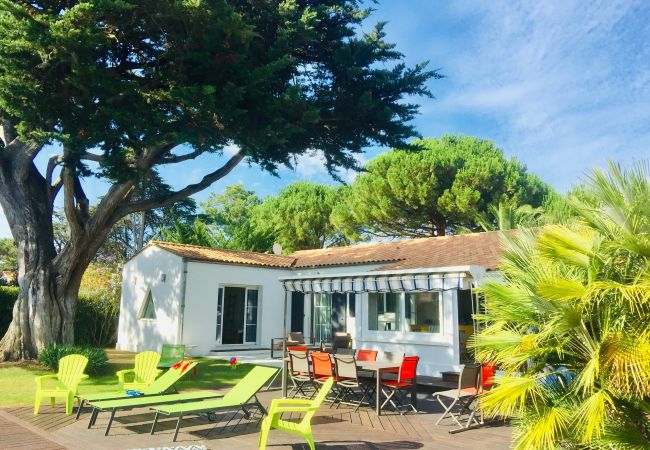 Villa in Saint-Georges-d´Oléron - La Tanière, piscine et 300m de la mer Villa in Saint-Georges-d´Oléron - La Tanière, piscine et 300m de la mer