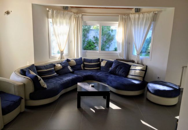 Villa in Saint-Georges-d´Oléron - La Tanière, piscine et 300m de la mer Villa in Saint-Georges-d´Oléron - La Tanière, piscine et 300m de la mer