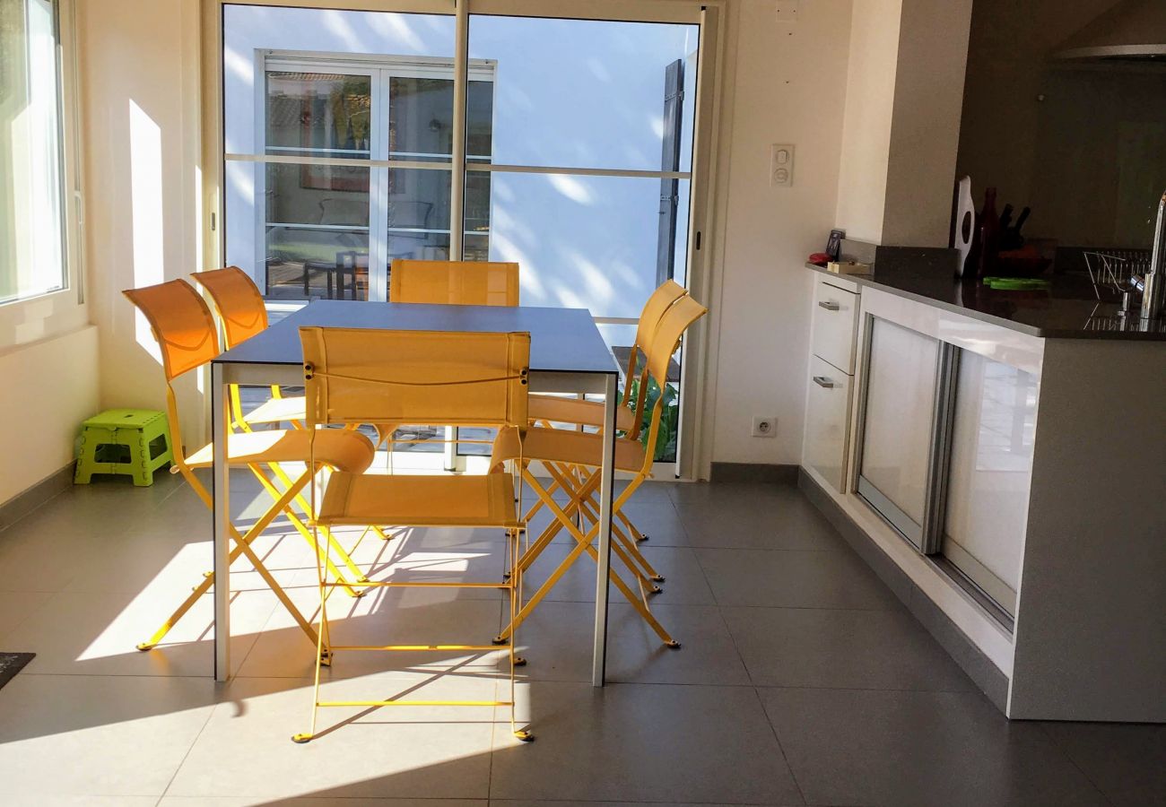 Villa in Saint-Georges-d´Oléron - La Tanière, piscine et 300m de la mer Villa in Saint-Georges-d´Oléron - La Tanière, piscine et 300m de la mer