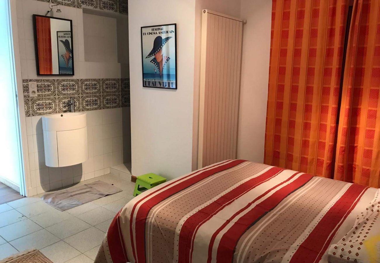 Villa in Saint-Georges-d´Oléron - La Tanière, piscine et 300m de la mer Villa in Saint-Georges-d´Oléron - La Tanière, piscine et 300m de la mer