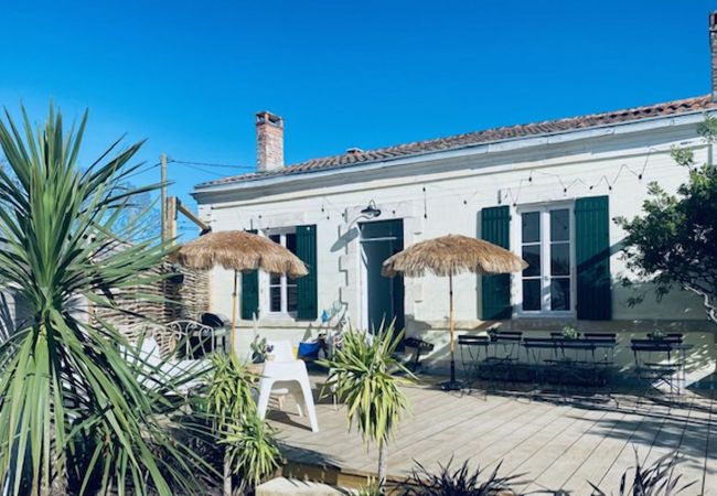 House in Saint-Georges-d´Oléron - VILLA CONSTANTINE A 2 PAS DU PORT DE BOYARDVILLE House in Saint-Georges-d´Oléron - VILLA CONSTANTINE A 2 PAS DU PORT DE BOYARDVILLE