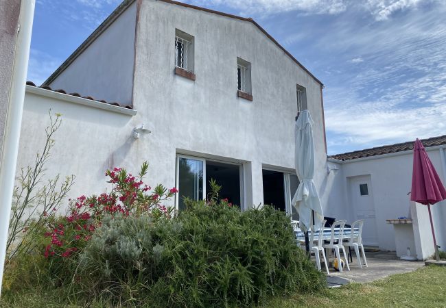 Villa in Dolus-d´Oléron - Villa Marena 300m de la plage Villa in Dolus-d´Oléron - Villa Marena 300m de la plage
