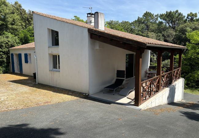 Villa in Saint-Georges-d´Oléron - L'ESCIL Domino 500m de la plage by Edgar et Alfred