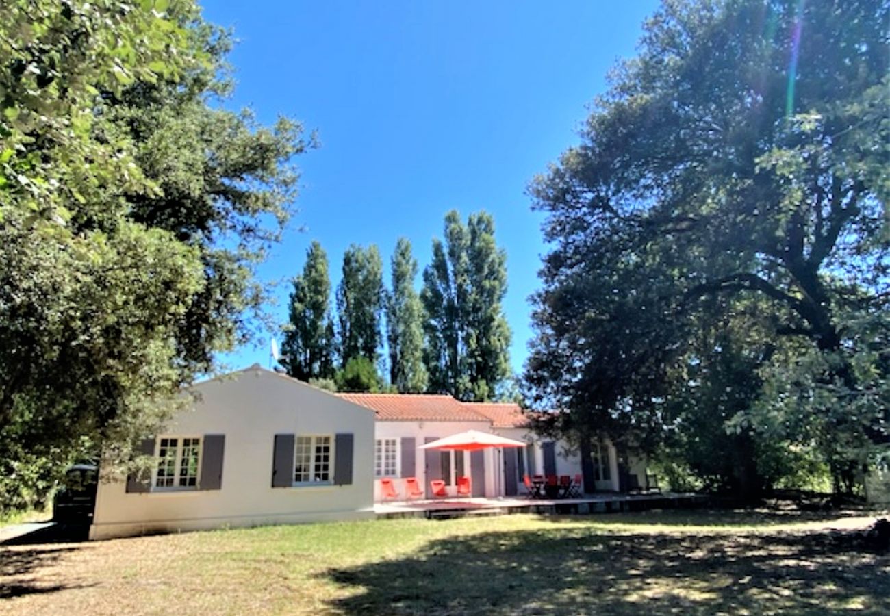 Maison à Le Grand-Village-Plage - F La Haute Foret proche mer